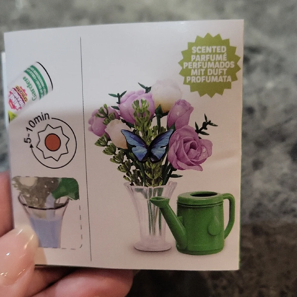 Mini Brands Create Garden